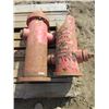 Image 1 : LOT OF 2 FIRE HYDRANTS (1 BROKEN)
