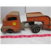 Image 2 : OLD TIN TOY TRUCK WITH FLAT DECK TRAILER