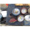 Image 2 : 7 TRACTOR LIGHTS IN WOODEN BOX
