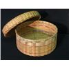 Image 2 : QUEBEC CREE NATIVE HAND WOVEN LIDDED BASKET BY GORDEN H. BLACKHEAD, 10" ACROSS