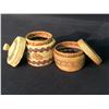 Image 2 : 2 NUU-CHAH-NULTH LIDDED GRASS BASKETS, EACH APPROX. 3" WIDE