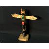 Image 4 : COLLECTION OF 4 HAND CARVED NATIVE COMMERCE POLES, 6"-12.5" TALL