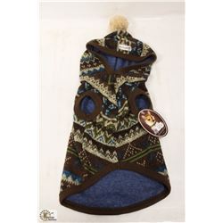 SMALL HIP DOGGIE SWEATER VEST STYLE WITH HOOD.
