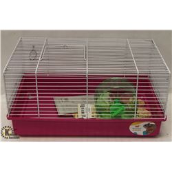 SMALL ANIMAL HABITAT WITH LIVING WORLD TREATS