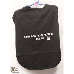 "SPEAK TO THE PAW" BLACK PET T-SHIRT SIZE XL.