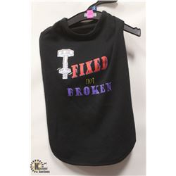 "FIXED NOT BROKEN" GRAPHIC PET T-SHIRT.