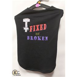 "FIXED NOT BROKEN" GRAPHIC PET T-SHIRT.