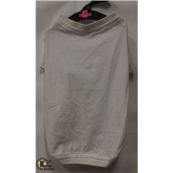WHITE PET T-SHIRT, UNKNOWN SIZE.