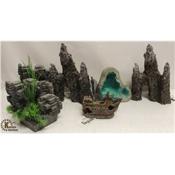 BOX OF ASSORTED AQUARIUM DECORATIVE ACCESSORIES,