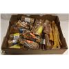 Image 1 : FLAT OF ASSORTED DOG CHEWS INCL BEEF TRACHEA,