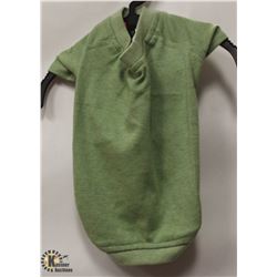 GREEN PET T-SHIRT SIZE SMALL.