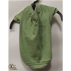 GREEN PET T-SHIRT SIZE SMALL.