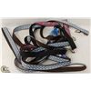 Image 1 : BAG OF 4 ASSORTED FABRIC DOG LEASHES.