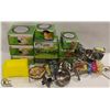 Image 1 : LOT OF ASSORTED BIRD ITEMS INCL TOYS, FOOD