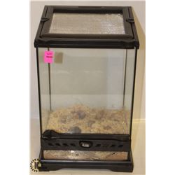 EXOTERRA GLASS TERRARIUM 8" X 8" X 12"