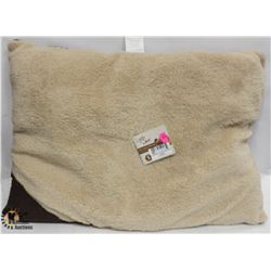 CLASSIC LAMBSWOOL PILLOW BED SMALL