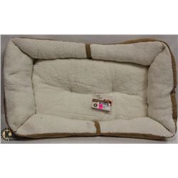 CLASSIC LAMBSWOOL PILLOW BED SMALL