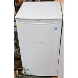 DANBY MINI FRIDGE