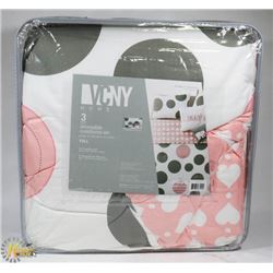 3-PC REVERSIBLE SIZE FULL COMFORTER SET