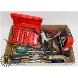 LARGE FLAT OF ESTATE TOOLS