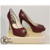 Image 1 : MICHAEL KORS OPEN TOE BURGUNDY SZ 9.5