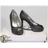 Image 1 : NINE WEST BLACK/SILVER GLITTER SZ 11