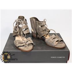 VINCE CAMUTO BROWN/GREY SANDAL  SZ 5.5