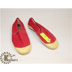 AMERICAN EAGLE PINK TENNIS SZ 10