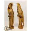 Image 1 : 2 HAND CARVED PARROTS