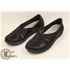 Image 1 : NEW CLARKS LADIES 8IZE 8.5 SHOES
