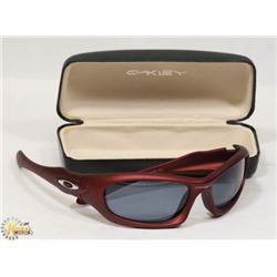 OAKLEY SUNGLASSES WITH CASE