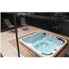 Image 10 : ACRYLIC SPA LOUNGER VERSION 3 PUMPS HOT TUB