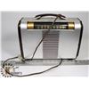 Image 1 : 1940S RCA VICTOR PORTABLE RADIO.