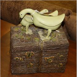 HEAVY DECORATIVE BOX WITH GEESE ON TOP