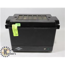 WESTBEND COMPACT DEEP FRYER WITH EXTRA FILTERS