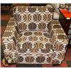 Image 1 : SWIRL DESIGN FABRIC ACCENT CHAIR