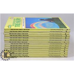 FLAT OF COLLECTOR SESAME STREET BOOK SET