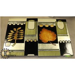 PAIR OF SHOWHOME WALL PLAQUES