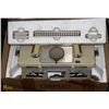 Image 6 : 2 KNITTING MACHINES SINGER SRP-50 & STUDIO 560