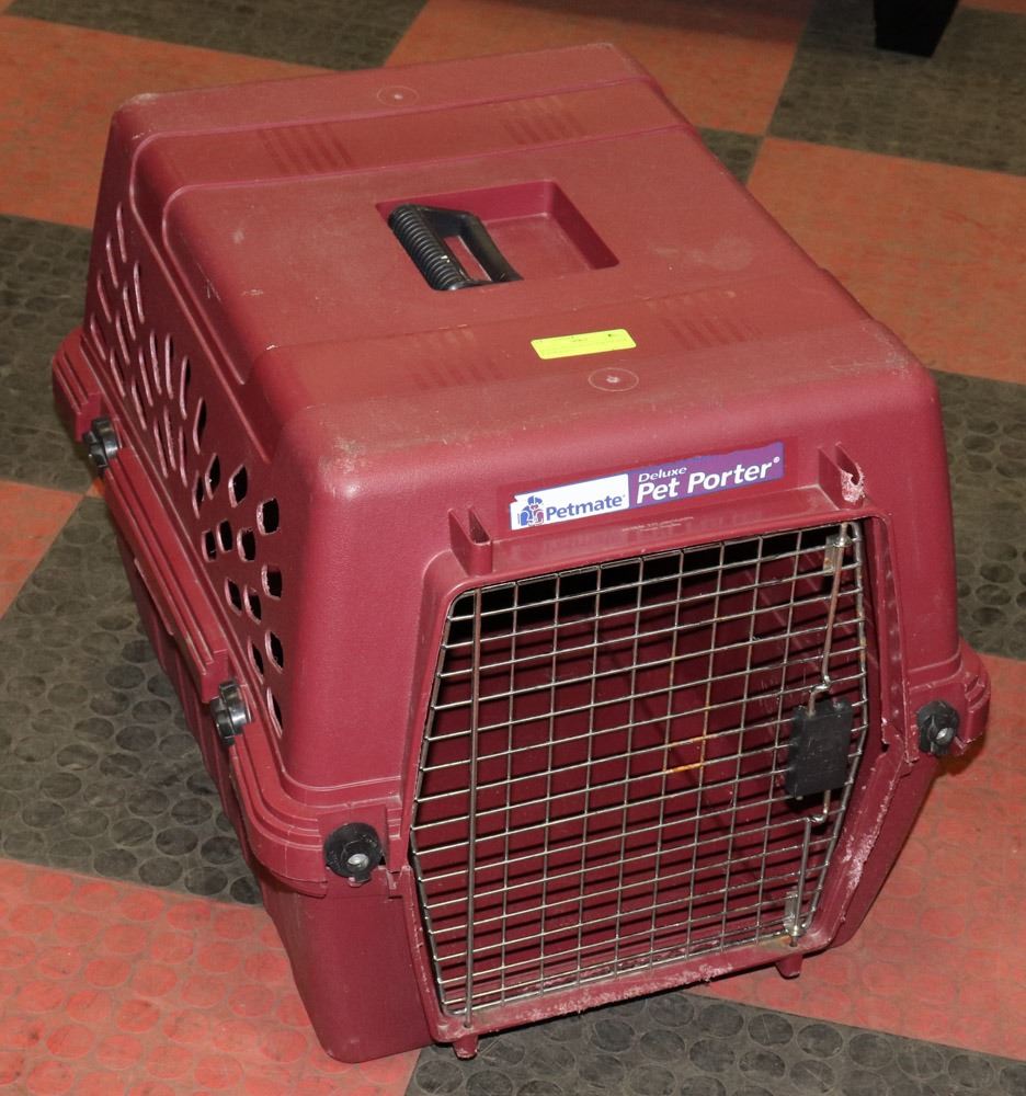 DELUXE PETMATE PET PORTER 20"H X 20"W X 25"D Kastner Auctions