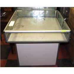 GLASS ENCLOSED DISPLAY STAND, NO KEYS