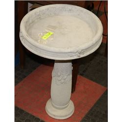 CONCRETE 2 PIECE BIRDBATH