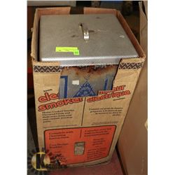 ELECTRIC MEAT SMOKER.