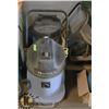 Image 1 : LOT OF 2 INDUSTRIAL 5G SHOP VACUUM AND HOSE