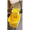 Image 1 : INDUSTRIAL MOP PAIL