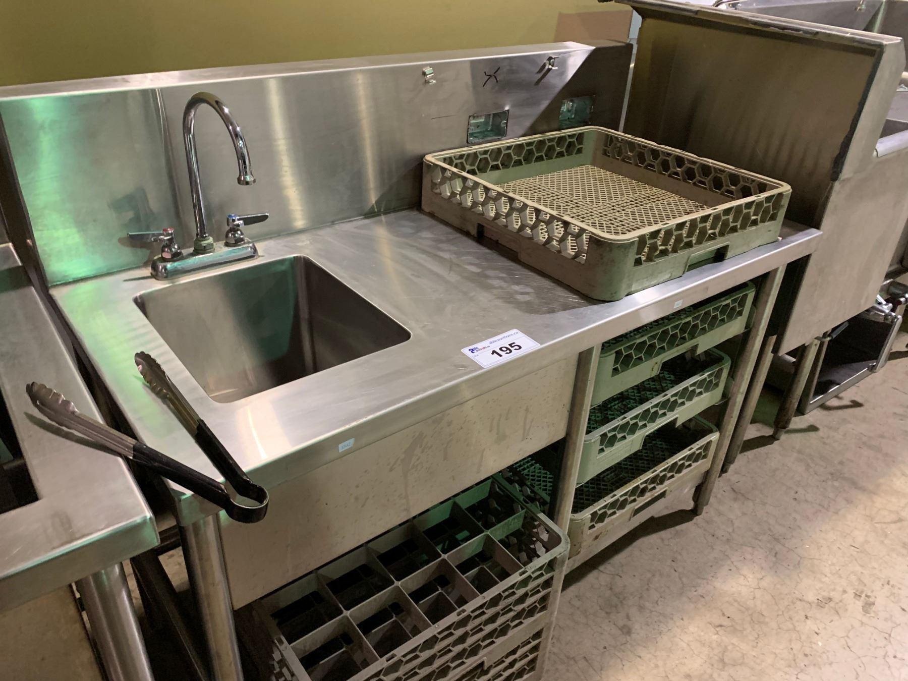 STAINLESS STEEL COMMERCIAL RESTAURANT SINK COMPLETE WITH DISH RACKS