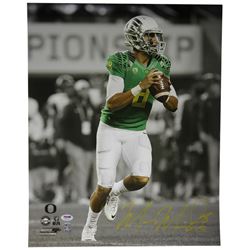 Marcus Mariota Signed Oregon Ducks 16x20 Photo (PSA COA  Mariota Hologram)