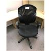 Image 2 : MAPLE 3PCS L SHAPED WITH 2 HUTCHES, 3 DRAWER PEDESTAL & BLACK MESH BACK OFFICE CHAIR