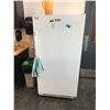 Image 1 : WHITE FRIGIDAIRE SINGLE DOOR REFRIGERATOR
