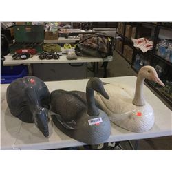 Lot of approx 40 assoted Geese Decoys - snow, brandt and canada